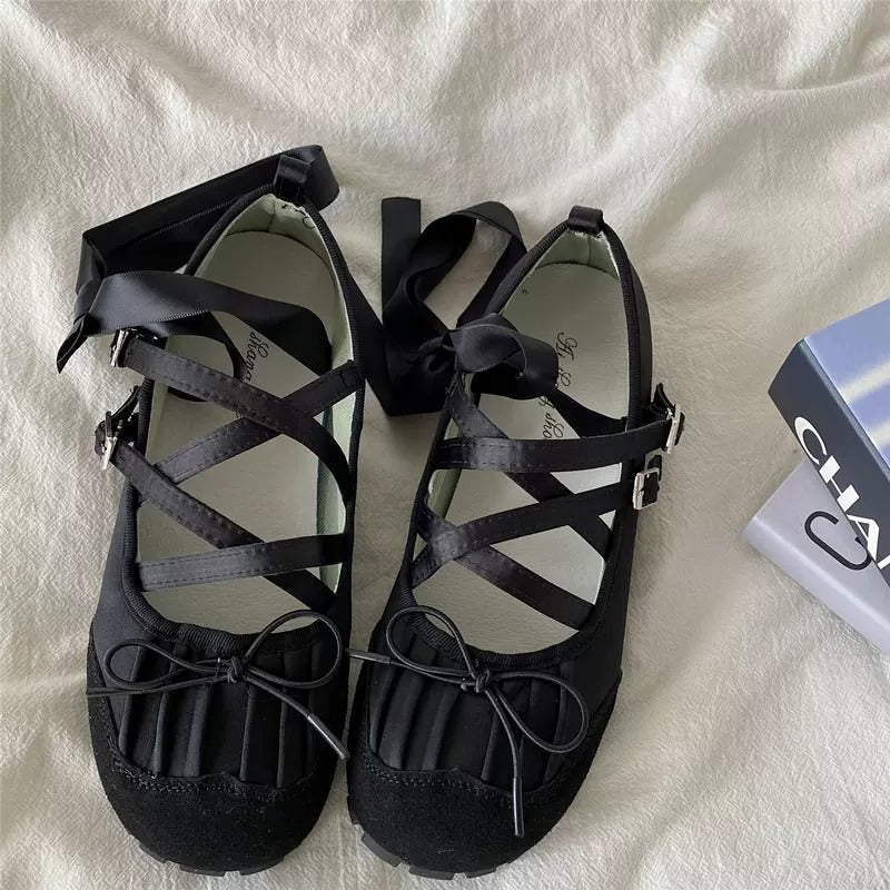 Gossip Goes Around Ballet Flats